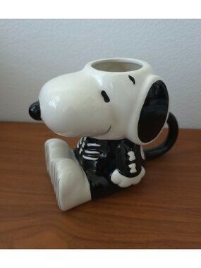 Peanuts SNOOPY Skeleton Hand Painted Ceramic 20oz Mug Collectible by Zrike